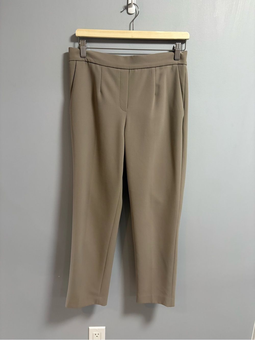 Aritzia - Babaton Pants